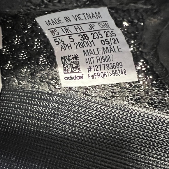 NEW Adidas Yeezy Boost 350s 350 V2 Black REFLECTIVE - Picture 8 of 9